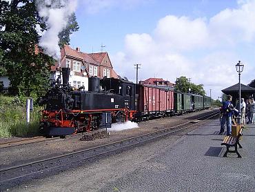 Sonnenschein im Bahnhof Bertsdorf