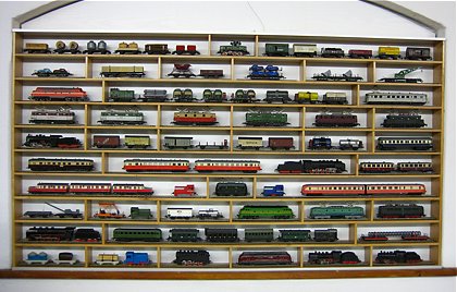 Modellbahnfahrzeuge und Zubehör aus DDR-Produktion