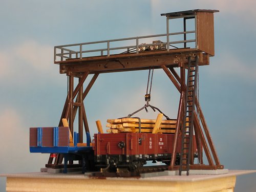Bockkran vor dem Einbau Bockkran vor dem Einbau