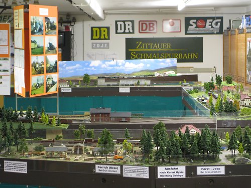 vier Modellbahnhöfe