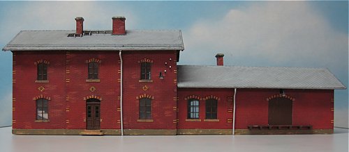 Empfangsgebäude Bahnhof Bertsdorf, Straßenansicht