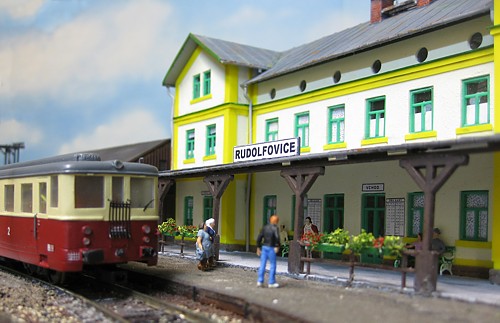 Bahnsteigdetails in Rudolfovice