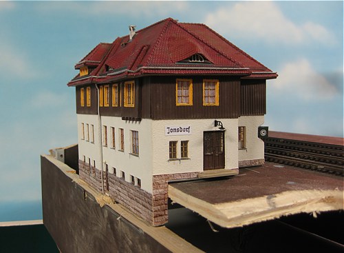 Empfangsgebäude Jonsdorf - Straßenseite Empfangsgebäude Jonsdorf - Straßenseite