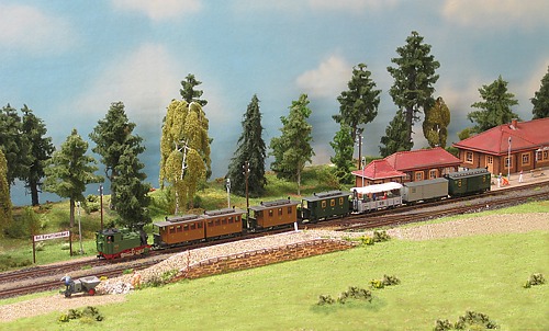 IK-Zug in Jonsdorf Haltestelle IK-Zug in Jonsdorf Haltestelle