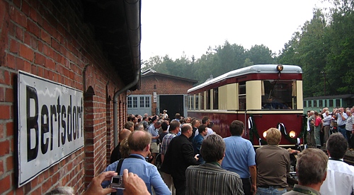 Spalier für einen Triebwagen