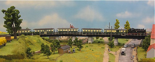 Dieser Zug ist eine Erinnerung an die zweifarbige Epoche bei der SOEG Dieser Zug ist eine Erinnerung an die zweifarbige Epoche bei der SOEG
