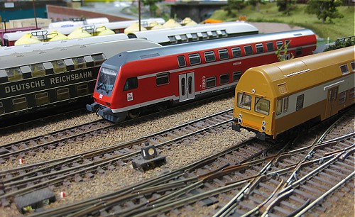 Im Bild drei Generationen von Doppelstockwagen aus Görlitz Im Bild drei Generationen von Doppelstockwagen aus Görlitz