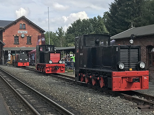Lokparade 3x HF130C im Bahnhof Bertsdorf - Aufstellung vom Sonntag