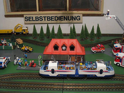 Der Antrieb dieses Triebwagens wurde 2014 von Batteriebetrieb auf normale Stromversorgung über das Gleis umgebaut. Der Antrieb dieses Triebwagens wurde 2014 von Batteriebetrieb auf normale Stromversorgung über das Gleis umgebaut.