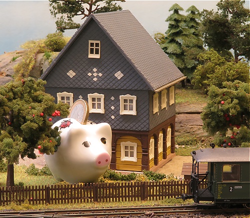 Unser ZiMEC-Betriebskostenschwein freut sich über die zahlreich eingegangenen Spenden für den Verein und sagt "Dankeschön"! Unser ZiMEC-Betriebskostenschwein freut sich über die zahlreich eingegangenen Spenden für den Verein und sagt "Dankeschön"!