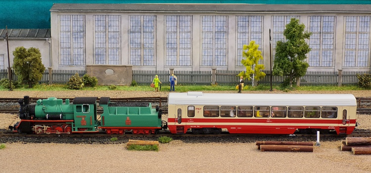 vierachsiger Personenwagen mit der polnischen Bezeichnung Bxhpi vierachsiger Personenwagen mit der polnischen Bezeichnung Bxhpi