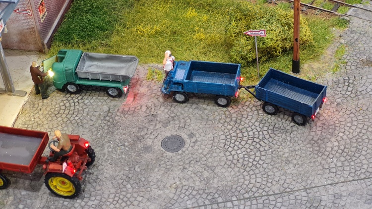 Stra&szlig;enfahrzeuge mit DDR Vergangenheit