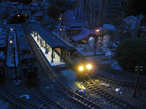 Lichterspiele im Bahnhof Birkenstein Lichterspiele im Bahnhof Birkenstein