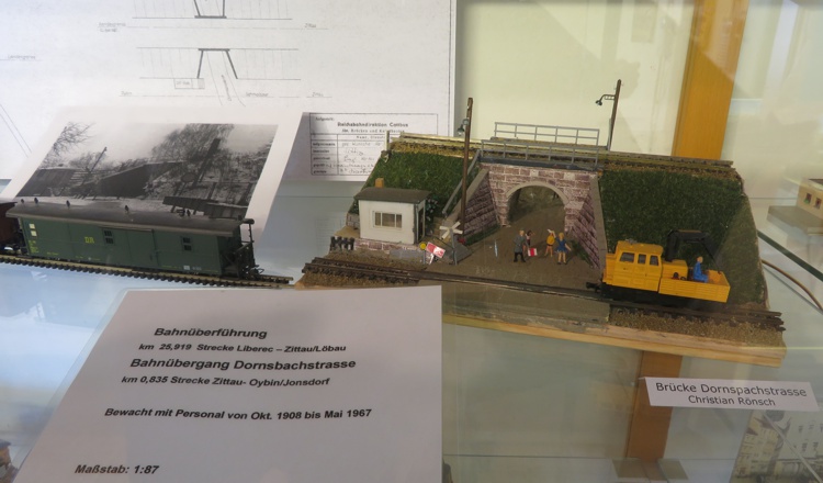 Bahnübergang an der Zittauer Dornspachstrße Bahnübergang an der Zittauer Dornspachstrße